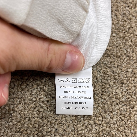 Glamorous: White Embroidered Floral Short, Size M - Picture 7 of 8